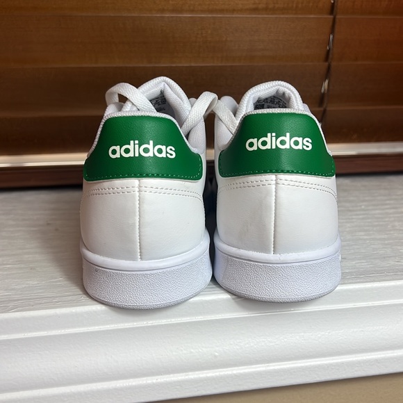 NWT - adidas Originals Men's Superstar Discontinued Sneaker - Size 7 US - Picture 3 of 6